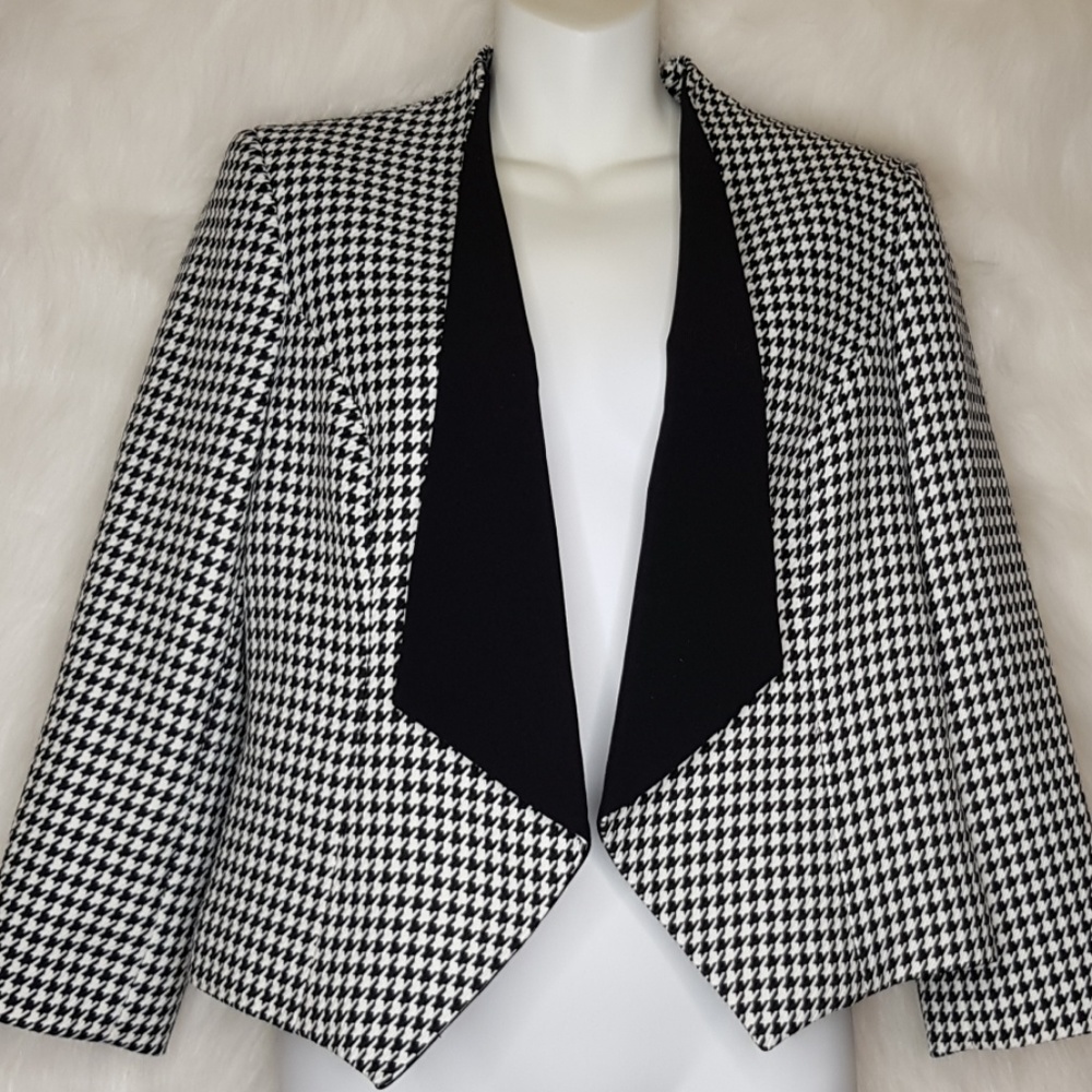 NWT NINE WEST  WOMEN'S  BLAZER SIZE 4P